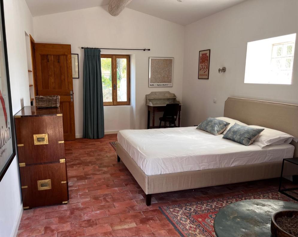 Bed and Breakfast Bergerie Montjustin Екстер'єр фото