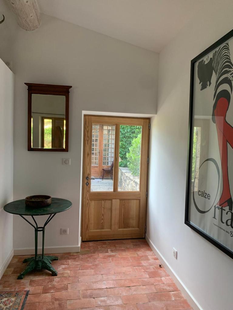Bed and Breakfast Bergerie Montjustin Екстер'єр фото